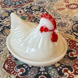 Vintage Milk Glass Hen On Nest